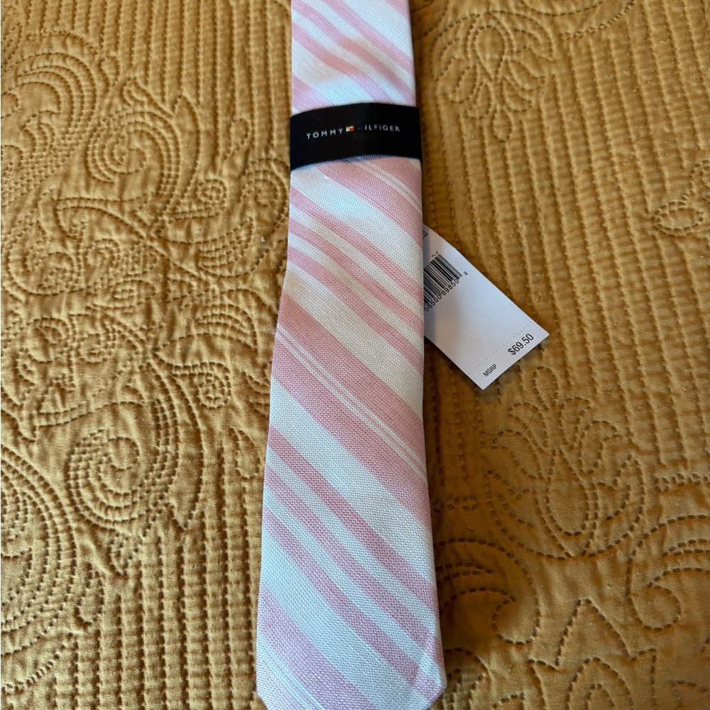 NWT TOMMY HILFIGER Men’s Tie. Pink and White Stripe MSRP $69.50  New